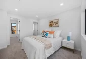 2 kitchens, 6 beds (4 ensuites) 5.5 baths house with double garage and 2 beds granny, 39 Park Green Avenue, Karaka, Auckland