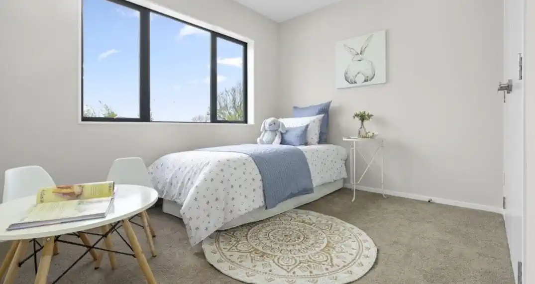 For rent, Pets by consent, No smokers, 4 beds 4 baths townhouse with garage, Available from 8th July, 1/18 Hutchinsons Road, Bucklands Beach, Auckland