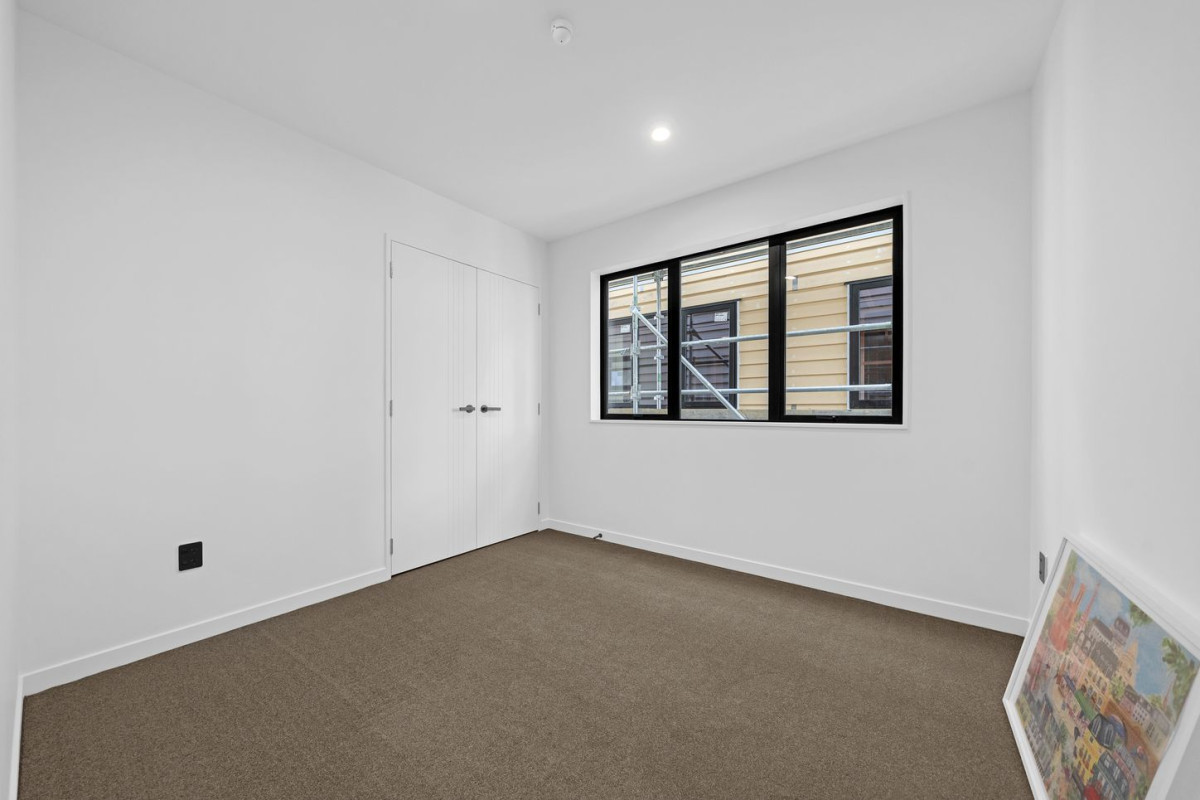 170m2 Brandnew 5 beds (2 ensuites) 3.5 baths home with 2 car parks, 174-180 Bremner Road, Karaka, Auckland