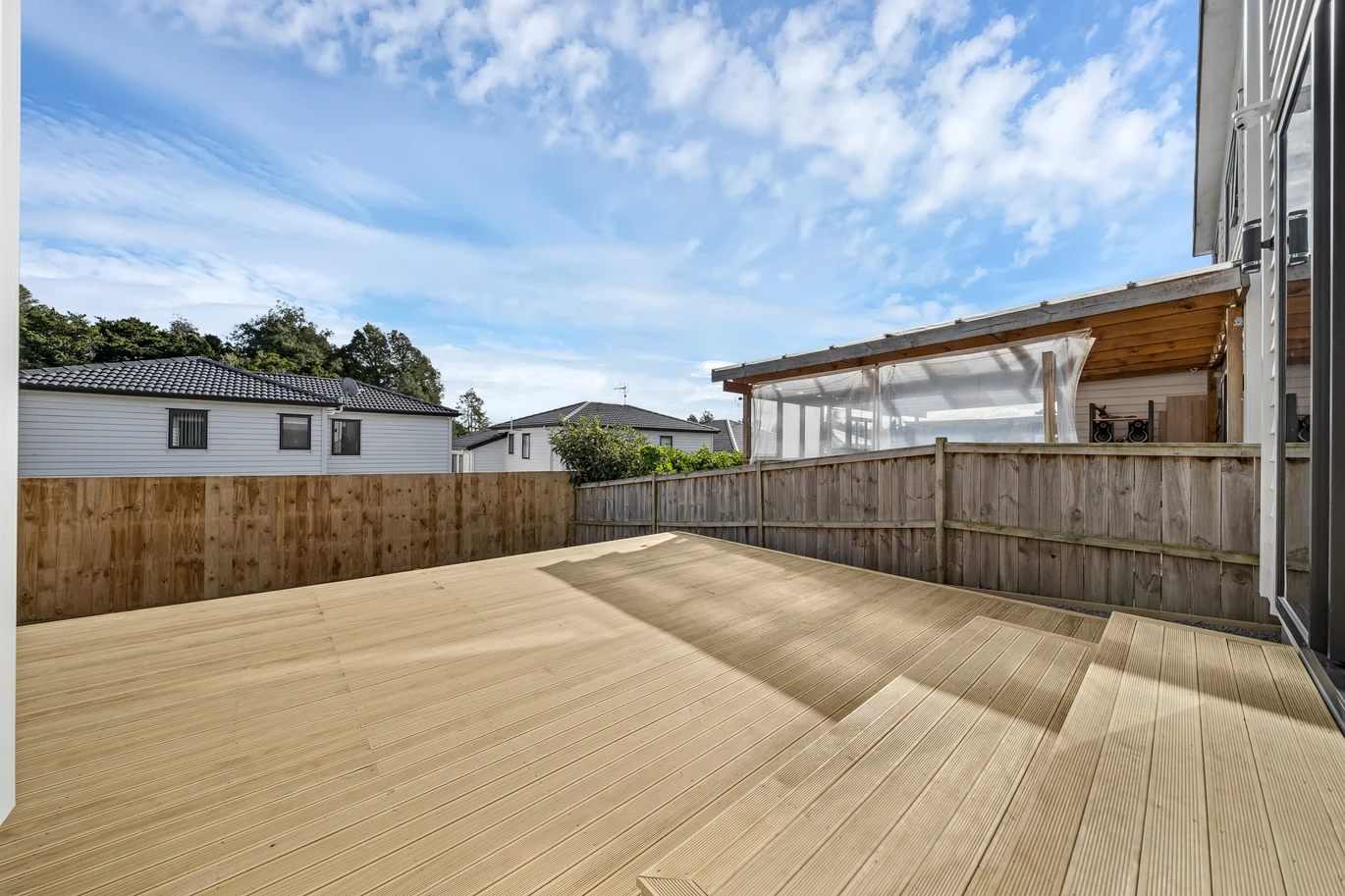 2 kitchens, 6 beds (2 ensuites) 4.5 baths house with garage and 1 bed granny, 65 Rashni Road Flat Bush, Auckland