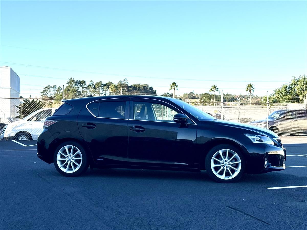 2013 Lexus CT 200h Hybrid Ver L Full Leather Seats Hatchback Automatic,5 seats, Black, 1,800 cc, 149,100 km