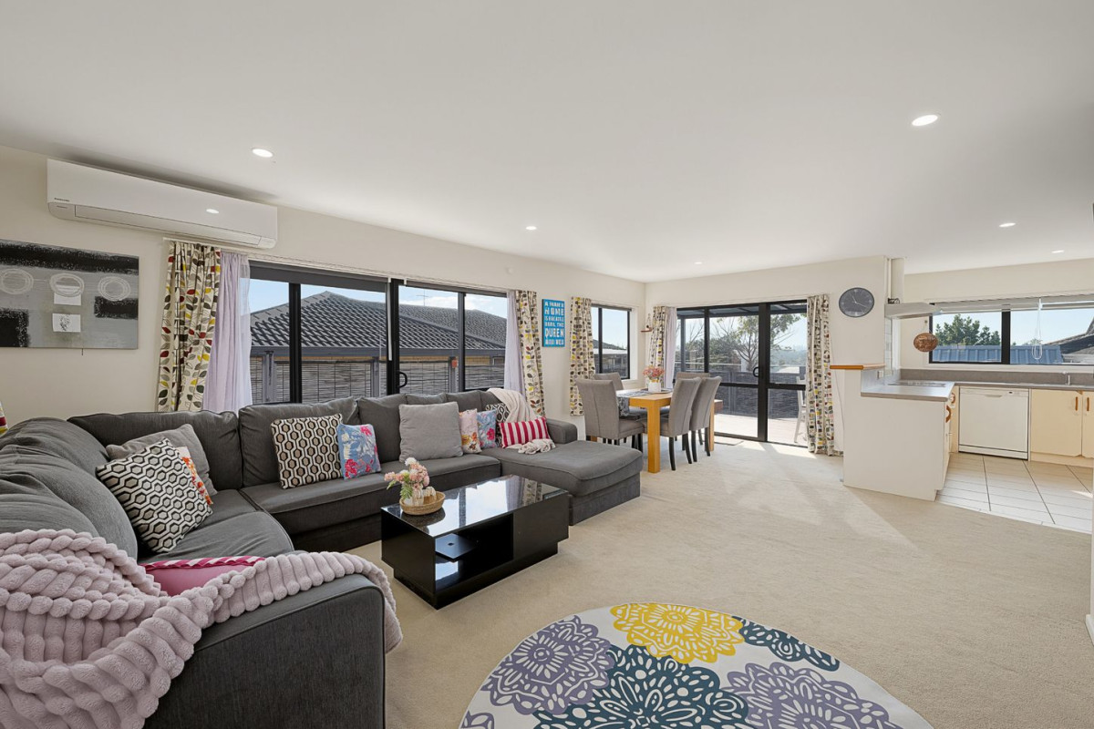 444m2 section, 150m2 Brick and tile 3 beds 2 baths house with double garage, 32 Munroe Road, Ranui, Auckland
