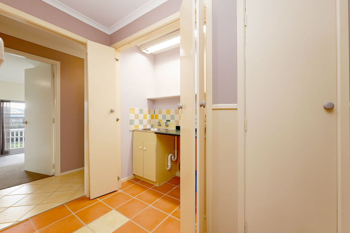 828m2 section, Brick and tile 3 beds 2 baths house with double garage, 27 Metcalfe Road, Ranui, Auckland