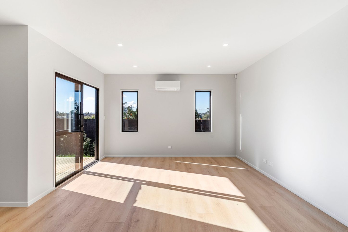 10 Year Master Builder Guarantee + 24 Months Builders Maintenance Guarantee, 133m2 Brandnew standalone 4 beds 2.5 baths home with garage, 1-4/37 Barneys Farm Road, Clendon Park, Auckland