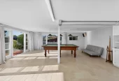 981m2 section, 404m2 character 5 beds 3 baths grand residence with triple garage, swimming pool, Beautifully landscaped gardens, 9 Worcester Road Meadowbank, Auckland