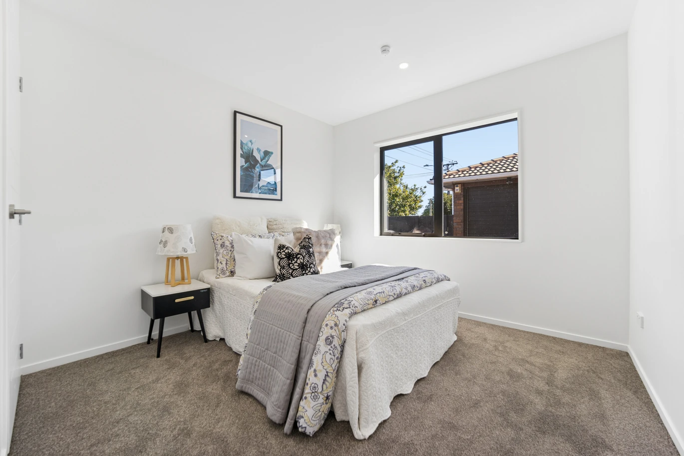 Standalone Brick and tile 2 beds 1 bath home with garage, 3/43 Alverston Street Waterview, Auckland