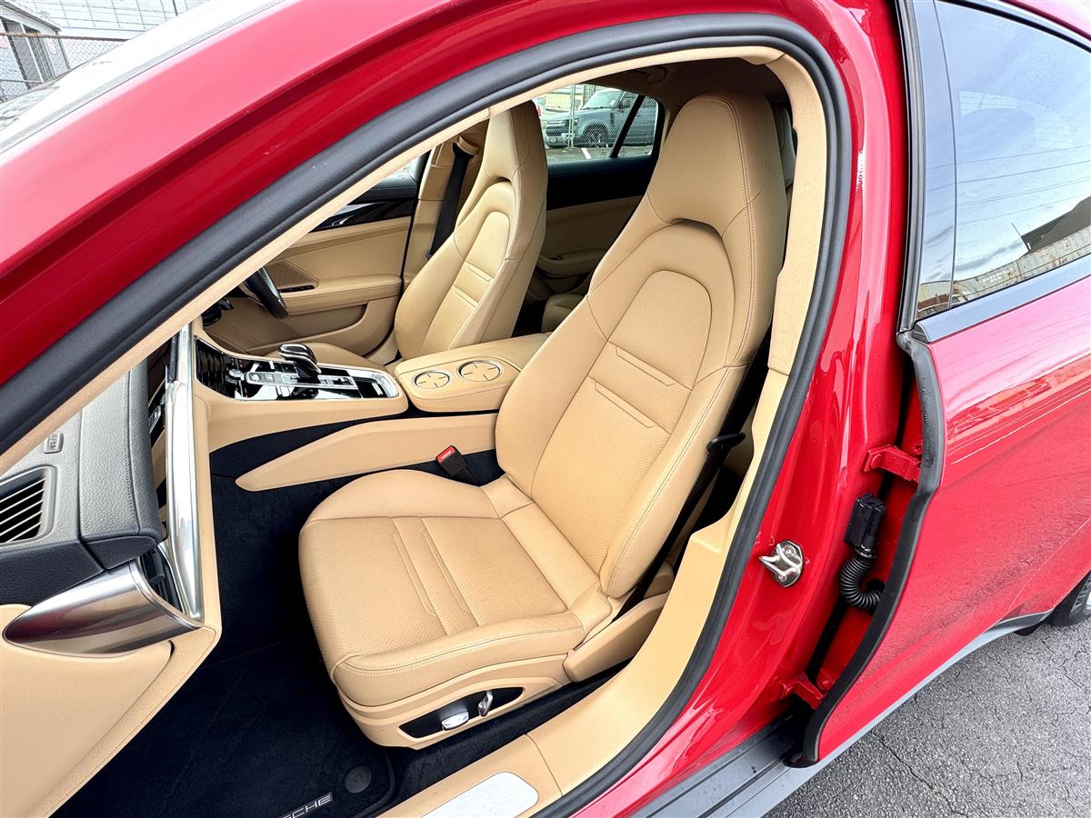 2019 Porsche Panamera V6T Facelift Sedan Automatic, 4 seats, Petrol, 3,000 cc, 104,000 km