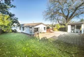 Standalone 3 beds 1 bath house with car parks and a fantastic separate studio, Zoned for Green Bay Primary School and Green Bay High School. 1/23 Stottholm Road Titirangi, Auckland