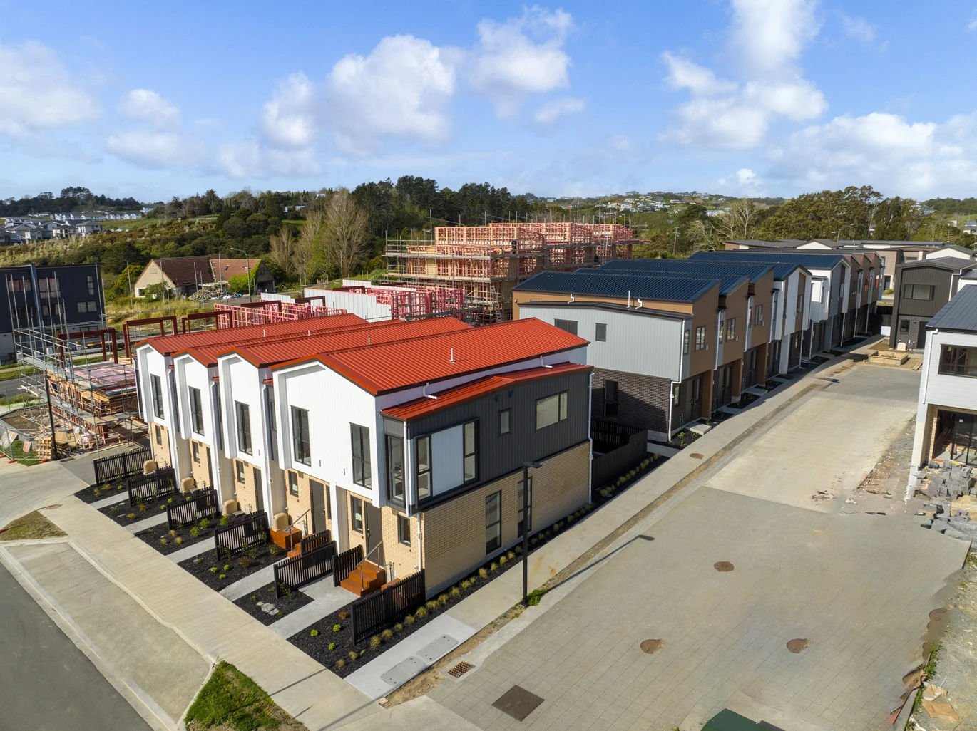 Freehold 3 beds 1.5 baths townhouse, 16 Papatahi Lane Flat Bush, Auckland