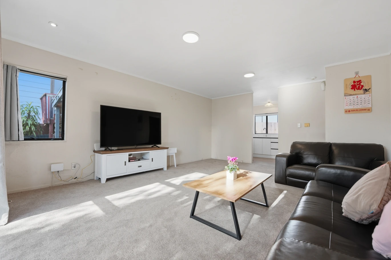 Green Bay High school zone, Renovated 3 beds 1 bath house with carport, ALL CONJUNCTIONALS WELCOME, so agents, bring your buyers, 2/38 Leo Street Glen Eden, Auckland