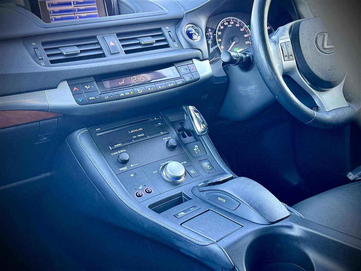 2013 Lexus CT 200h Hybrid Ver L Full Leather Seats Hatchback Automatic,5 seats, Black, 1,800 cc, 149,100 km