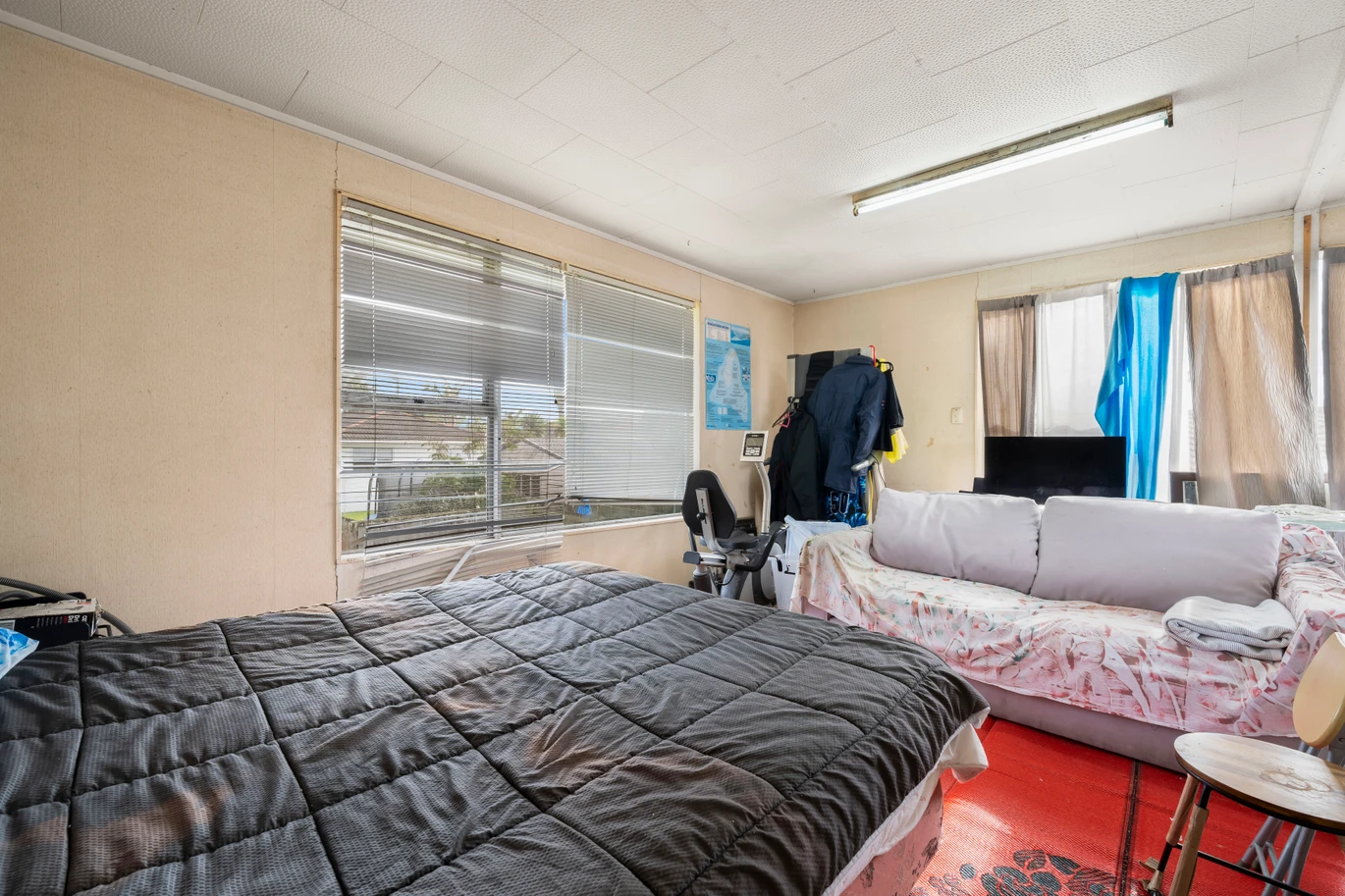 Once for over 40 years, 821m2 section, 3 beds 1 bath house, 42 Beach Road Te Atatu, Auckland