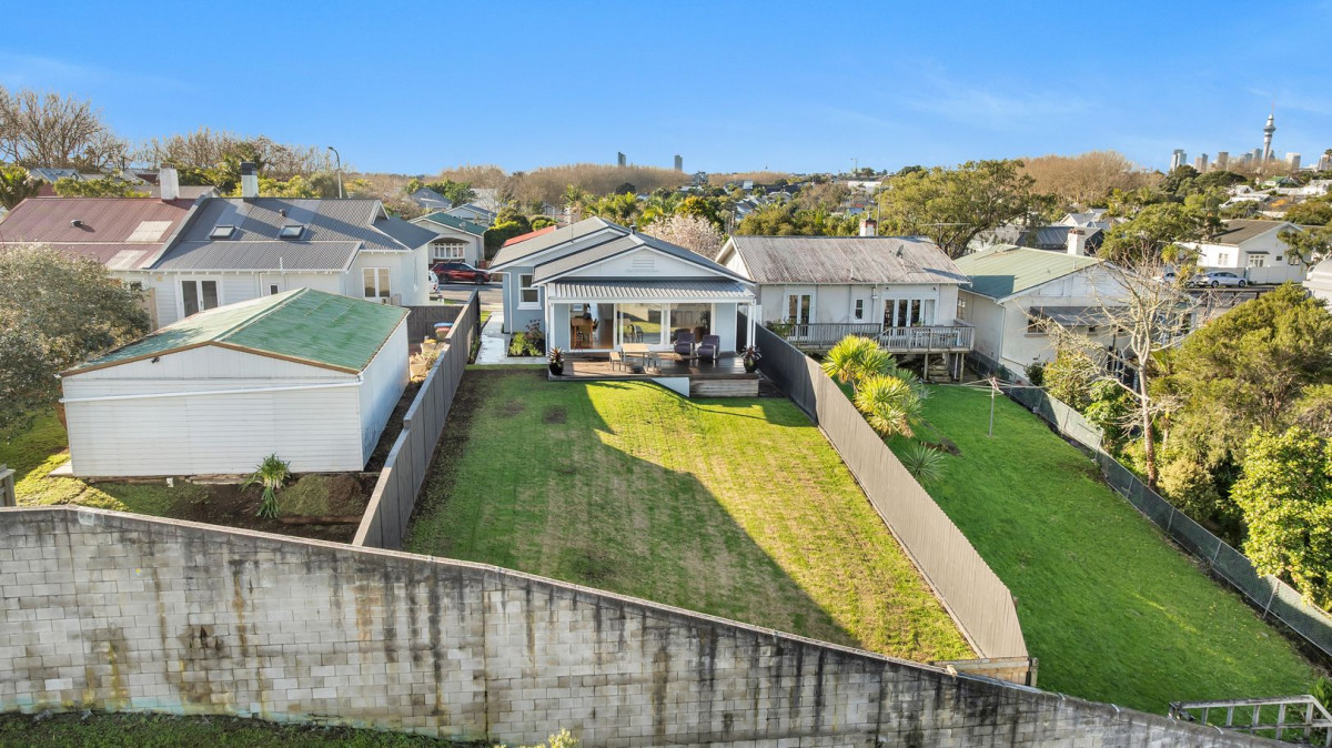 Owners Downsizing – Retirement Beckons, 522m2 section, Renovated 3 beds 2 baths house, 36 Old Mill Road, Grey Lynn, Auckland