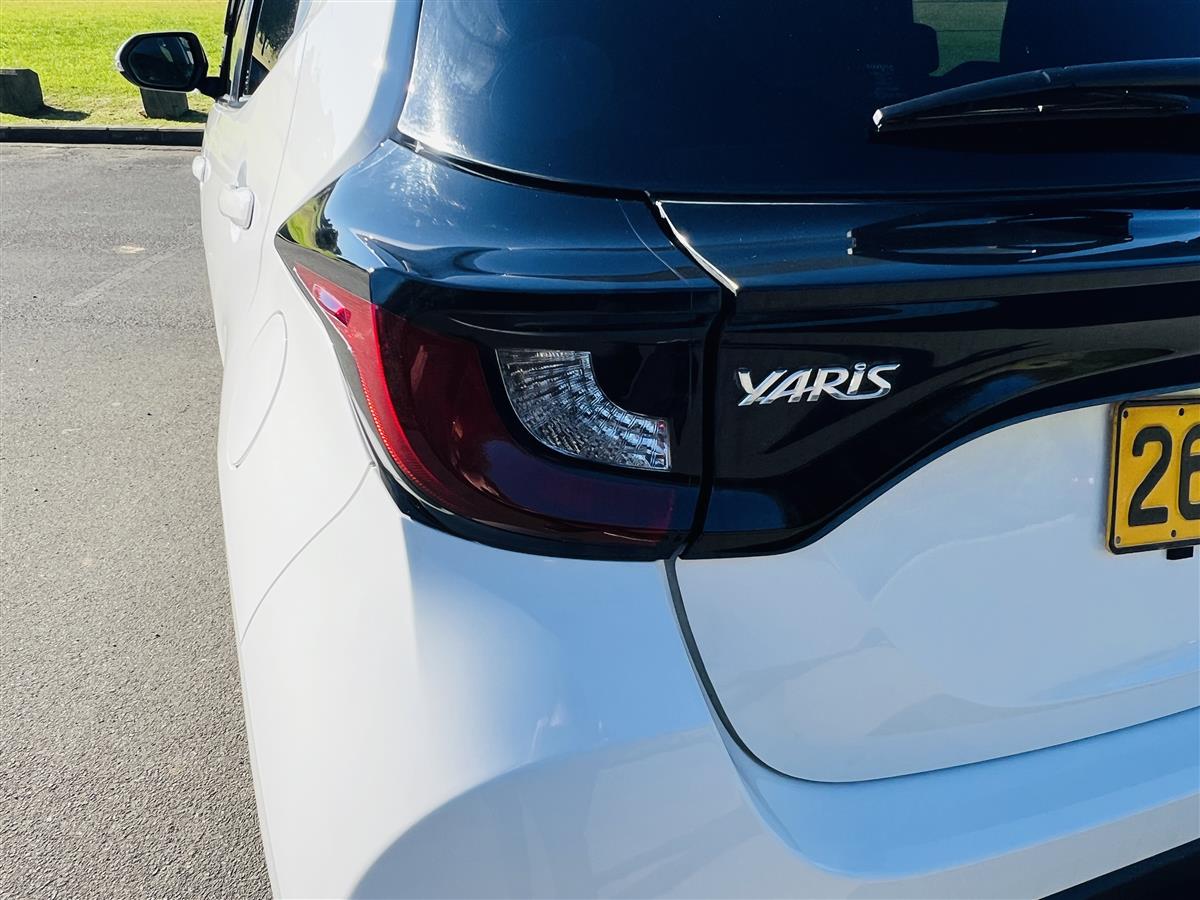 2021 Toyota Yaris HYBRID CRUISE CONTROL SMART KEY Hatchback Automatic, 5 seats, Hybrid, Petrol, 1,500 cc, 32,708 km