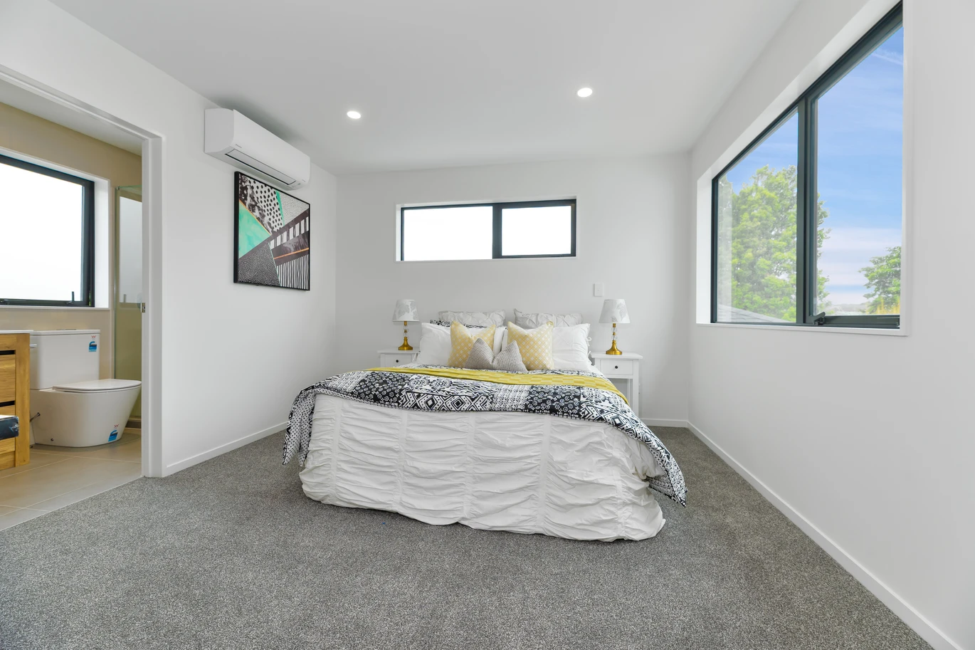 152m2 Brandnew standalone 4 beds (2 ensuites) 3.5 baths home with garage, 1 ensuite ground floor, approximately 1.2km from Blockhouse Bay Village, move-in ready. Agents: bring your buyers! Conjunctionals welcome, 18D Geneva Place Blockhouse Bay, Auckland
