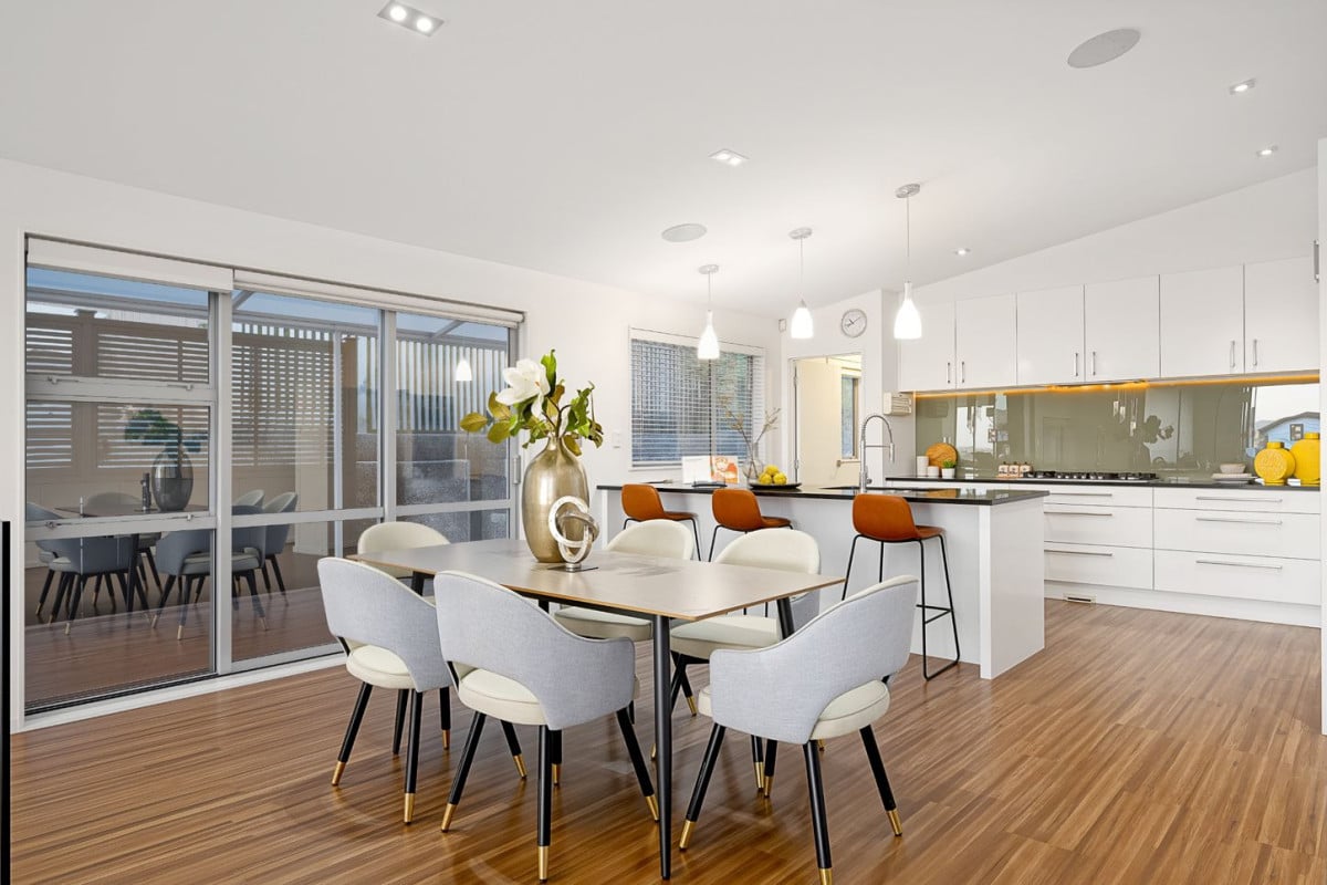 621m2 section, 2 kitchens, 334m2 5 beds ( 2 ensuites, Two additional semi-ensuite) 4 baths house with double garage, 2 ensuites ground floor, 9 Platinum Rise, Ranui, Auckland
