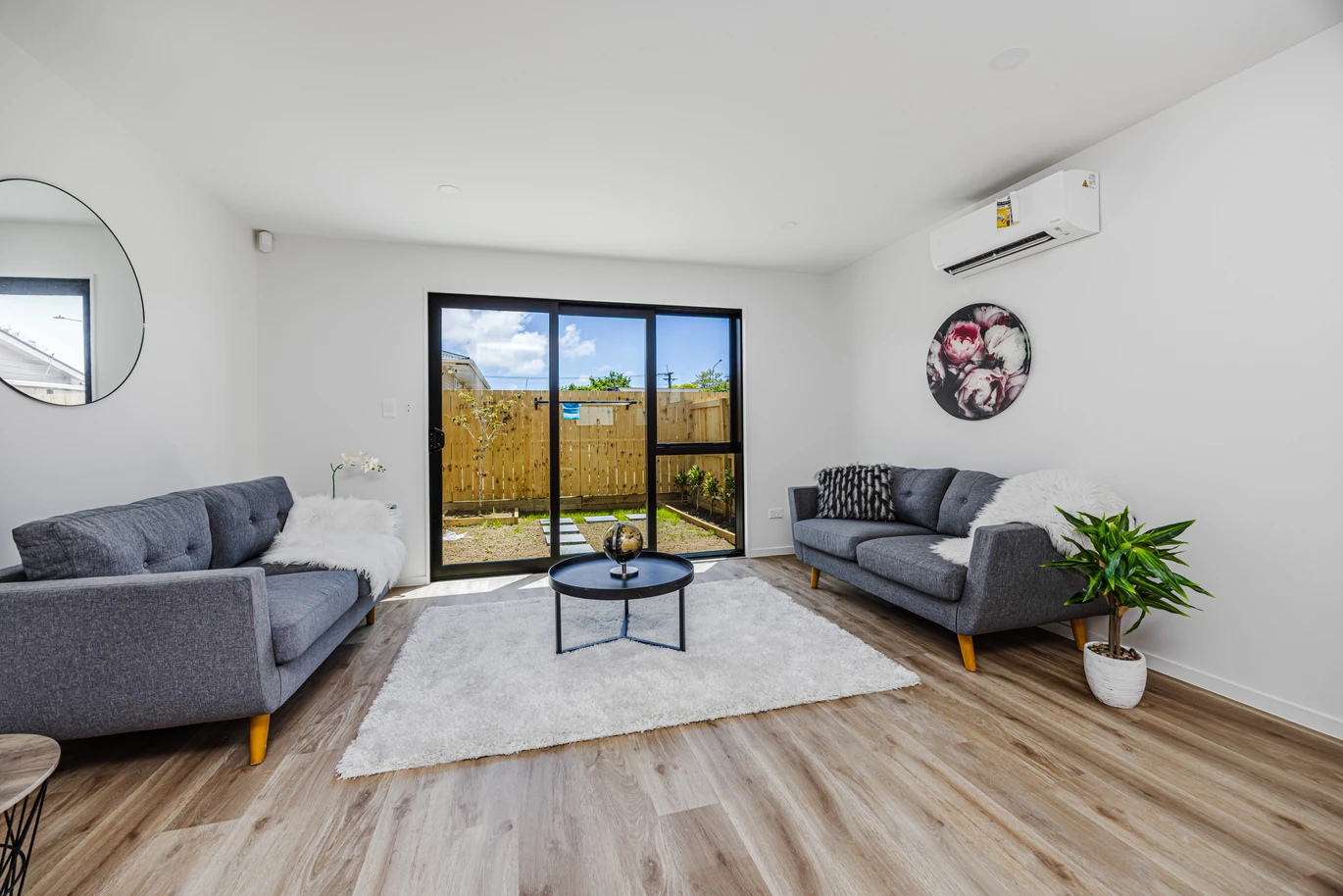 Urgent sale, 10-year Stamford building warranty, Brandnew freehold 2 beds 1.5 bath home with car park, no Body Corporate or Residents’ Society fees, 35B Albert Street Otahuhu, Auckland