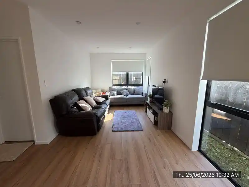For rent, 3 beds 2 baths home, Available on 27th July, 2/5 Browns Road, Manurewa, Auckland