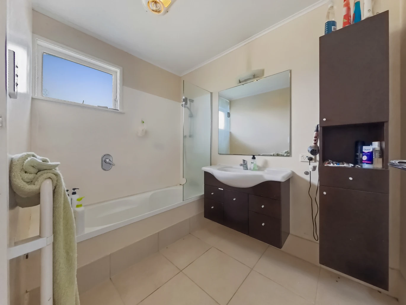410m2 section, Affordable 3 beds 1 bath house with Separate garage, 13 Poto Street Te Atatu South,, Auckland
