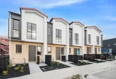 Freehold 3 beds 1.5 baths townhouse, 16 Papatahi Lane Flat Bush, Auckland
