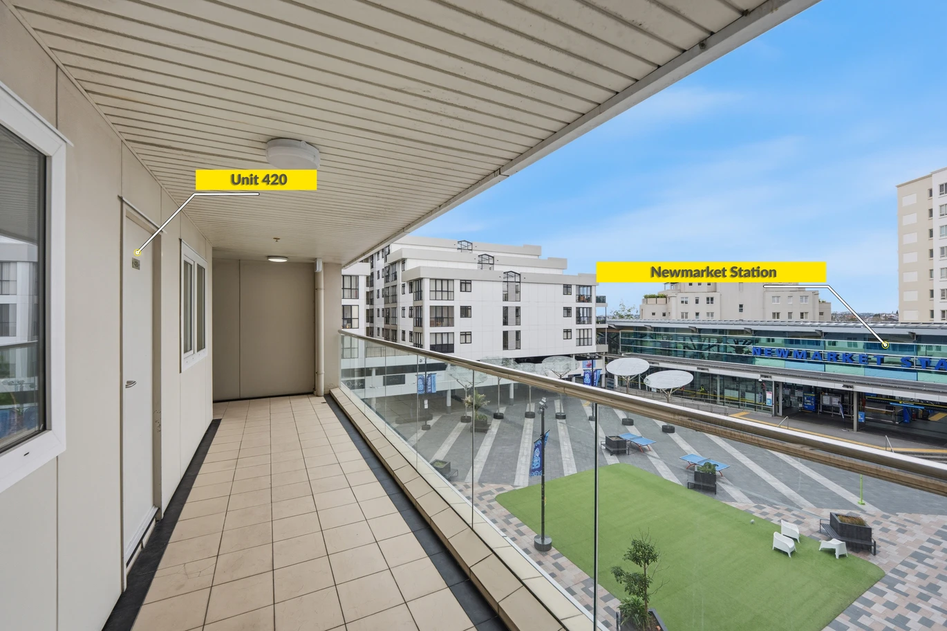 Overseas Vendor Must Sell – Double Grammar school zone (AGS & EGGS), 3 beds 2 baths apartment with 2 car parks, in the highly regarded King’s Square Apartments. 420/26 Remuera Road Newmarket, Auckland