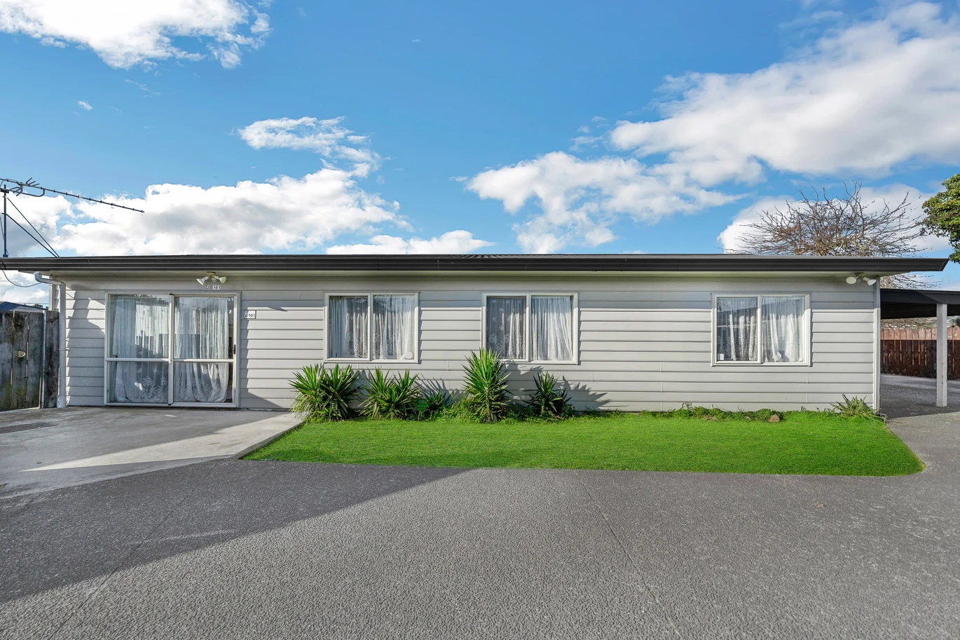 Standalone 4 beds 1 bath house with double carport, Positioned close to Bruce Pulman Park and Southgate Shopping Centre, 2/161 Old Wairoa Road Papakura, Auckland