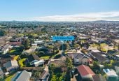 120m2 Brick and tile 3 beds 1 bath house with garage, 2/16 Ultima Place, Clover Park, Auckland