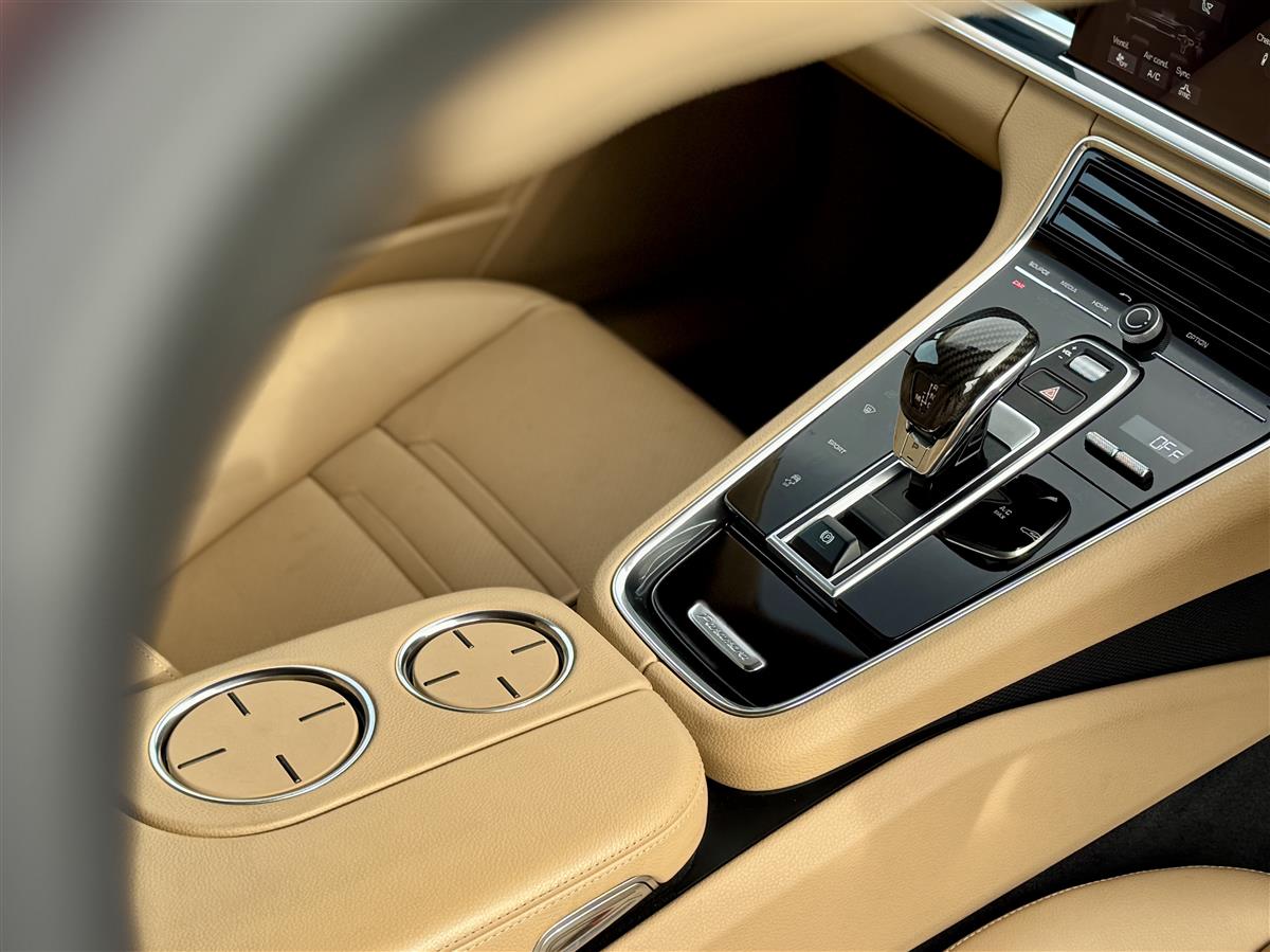 2019 Porsche Panamera V6T Facelift Sedan Automatic, 4 seats, Petrol, 3,000 cc, 104,000 km
