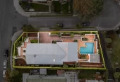 981m2 section, 404m2 character 5 beds 3 baths grand residence with triple garage, swimming pool, Beautifully landscaped gardens, 9 Worcester Road Meadowbank, Auckland
