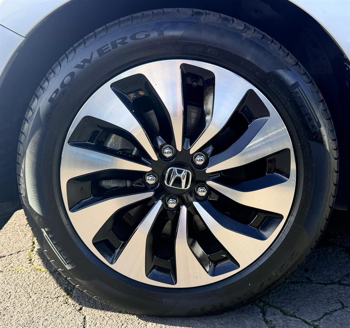 2014 Honda Accord HYBRID**Cruise Control**Factory Fitted Mags**Electric Seats** Sedan Automatic, Silver, 5 seats, Hybrid, 1,993 cc, 104,039 km