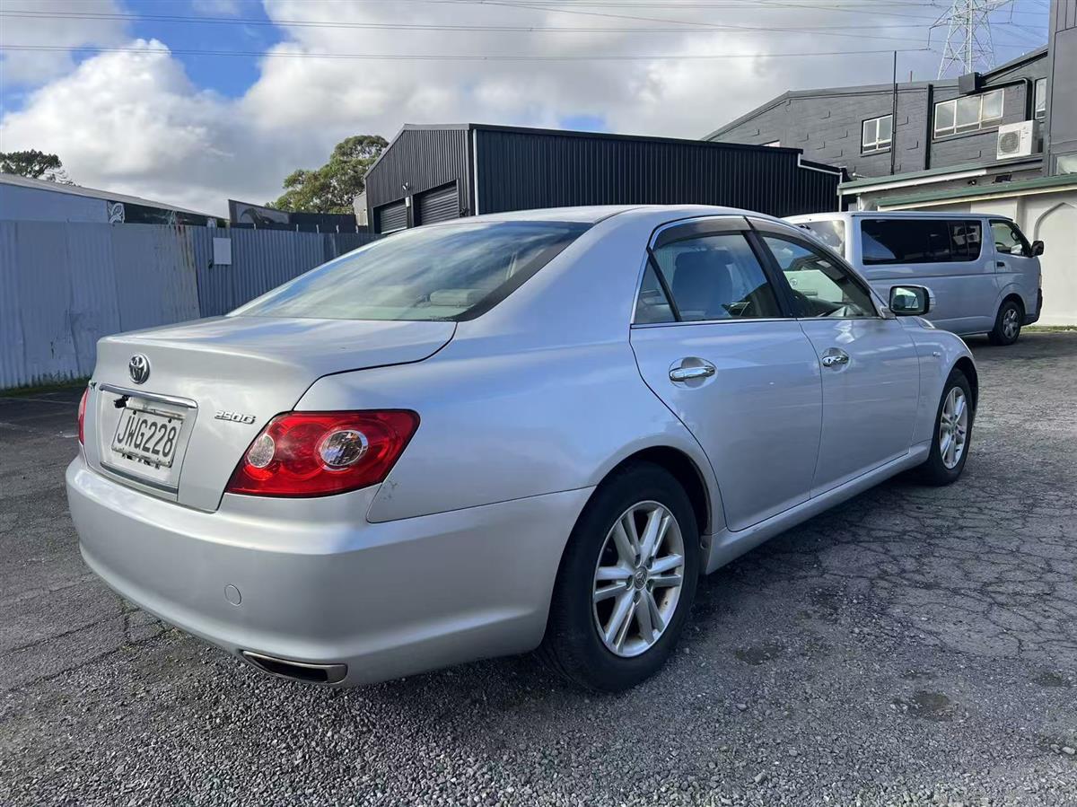 2005 Toyota 250G Sedan Automatic, 5 seats, Petrol, 2,490 cc, 90,427 km