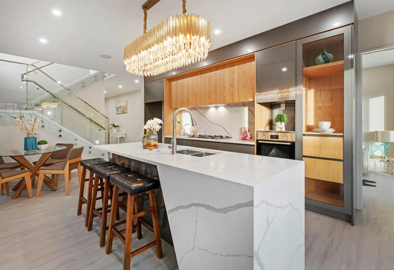 Overseas Bound Owners – Must sell, Offers Over $1,349,000, 2 kitchens, 6 beds (4 ensuites) 5.5 baths house with double garage and 2 beds granny, 12 Woodacre Street Flat Bush, Auckland