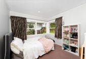 731m2 section, 3 beds 1 bath house with double garage, 5 Edgewood Way, Henderson, Auckland