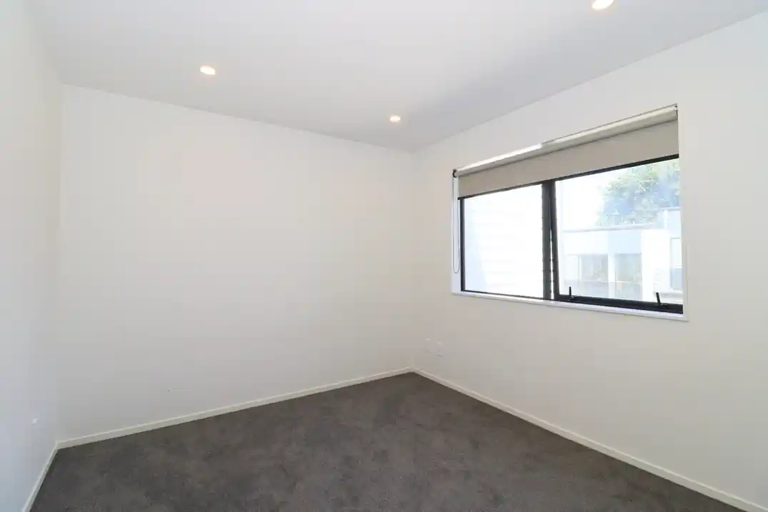 For rent, 3 beds 1 bath home with car park, Available from 5th Aug, 1 Korokio Lane, Henderson, Auckland