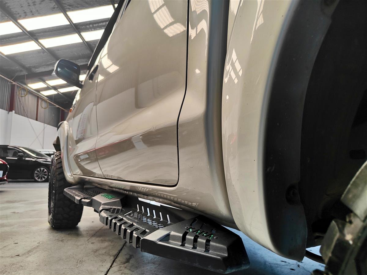 2012 Toyota Hilux 4WD 3.0TD DC/NZ NEW/LOTS OF EXTRAS Ute Automatic, 5 seats, Silver, Diesel, 116,613 km