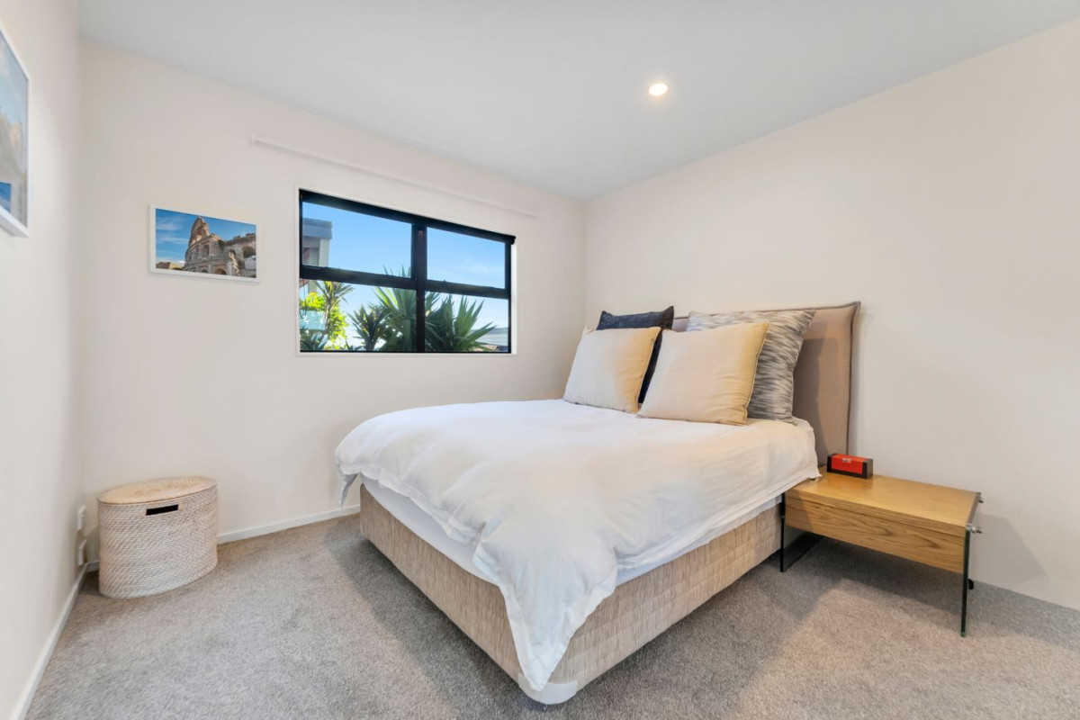 Vendors Moving North after 12 Years of Easy Living, 65m2 2 beds 1.5 baths apartment with carport, Located a mere 1km from the motorway on-ramp, 2/79 Schnapper Rock Road, Schnapper Rock, Auckland