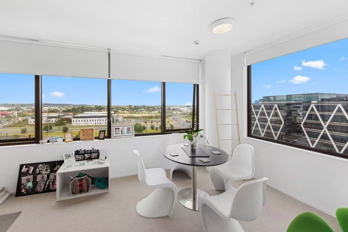 53m2 2 bedrooms, 1 bathroom freehold apartment, Opposite Manukau Train Station, 2-minutes walk to Westfield Manukau, Elevated scenic view, move-in ready, 707/17 Putney Way, Manukau, Auckland