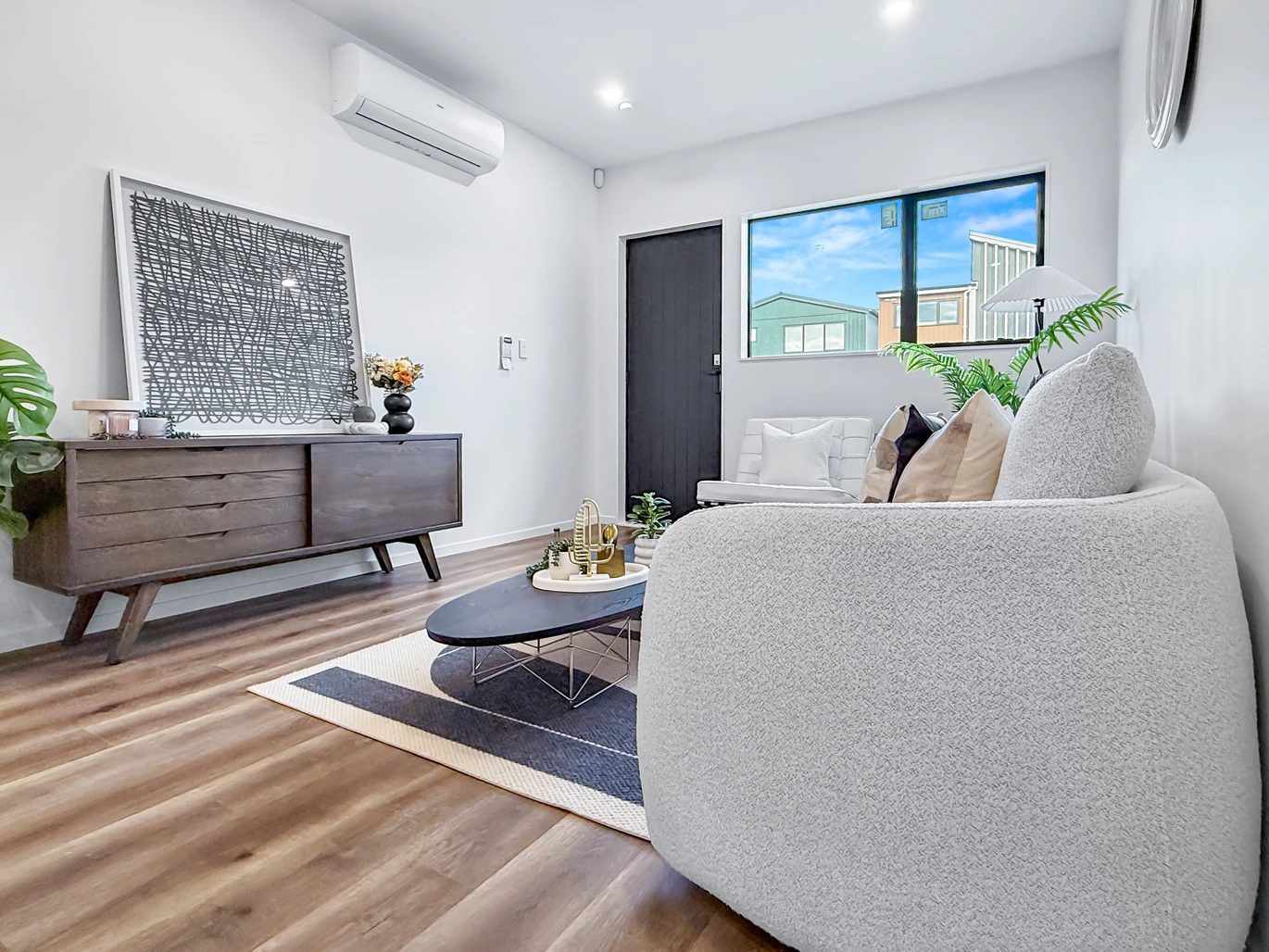 Brandnew, 139.7m2; Floor, 3 beds, 2.5 bathrooms, a dedicated study room, an internal garage, & additional off-street parking. 5 Longview Oak Lane Papakura, Auckland