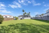 817m2 section, 3 beds 1 bath house, Approx. 18.3m2 street frontage and multi off-street car parks, 8 Chorley Avenue Massey, Auckland