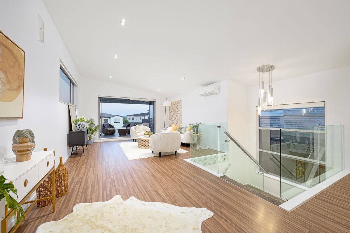 621m2 section, 2 kitchens, 334m2 5 beds ( 2 ensuites, Two additional semi-ensuite) 4 baths house with double garage, 2 ensuites ground floor, 9 Platinum Rise, Ranui, Auckland