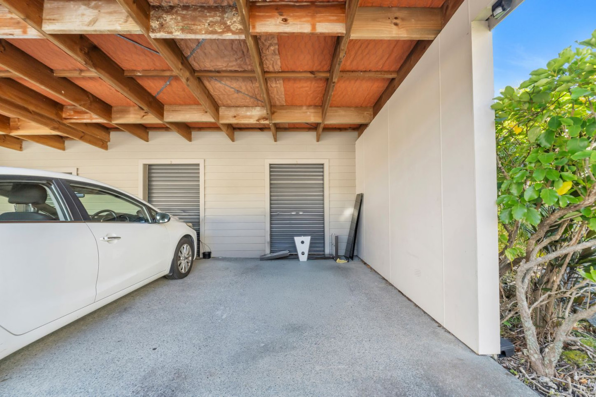 Vendors Moving North after 12 Years of Easy Living, 65m2 2 beds 1.5 baths apartment with carport, Located a mere 1km from the motorway on-ramp, 2/79 Schnapper Rock Road, Schnapper Rock, Auckland