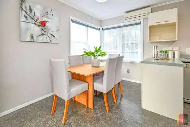 For rent, 3 beds 1 bath house with carport, Available from 16th August, 431A Great South Road, Opaheke, Auckland