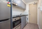 The overseas owner is motivated to achieve a sale, Auckland Girls Grammar school zone, 44m2 Freehold 2 beds 1 bath apartment, 222/135 Hobson Street, Auckland Central, Auckland