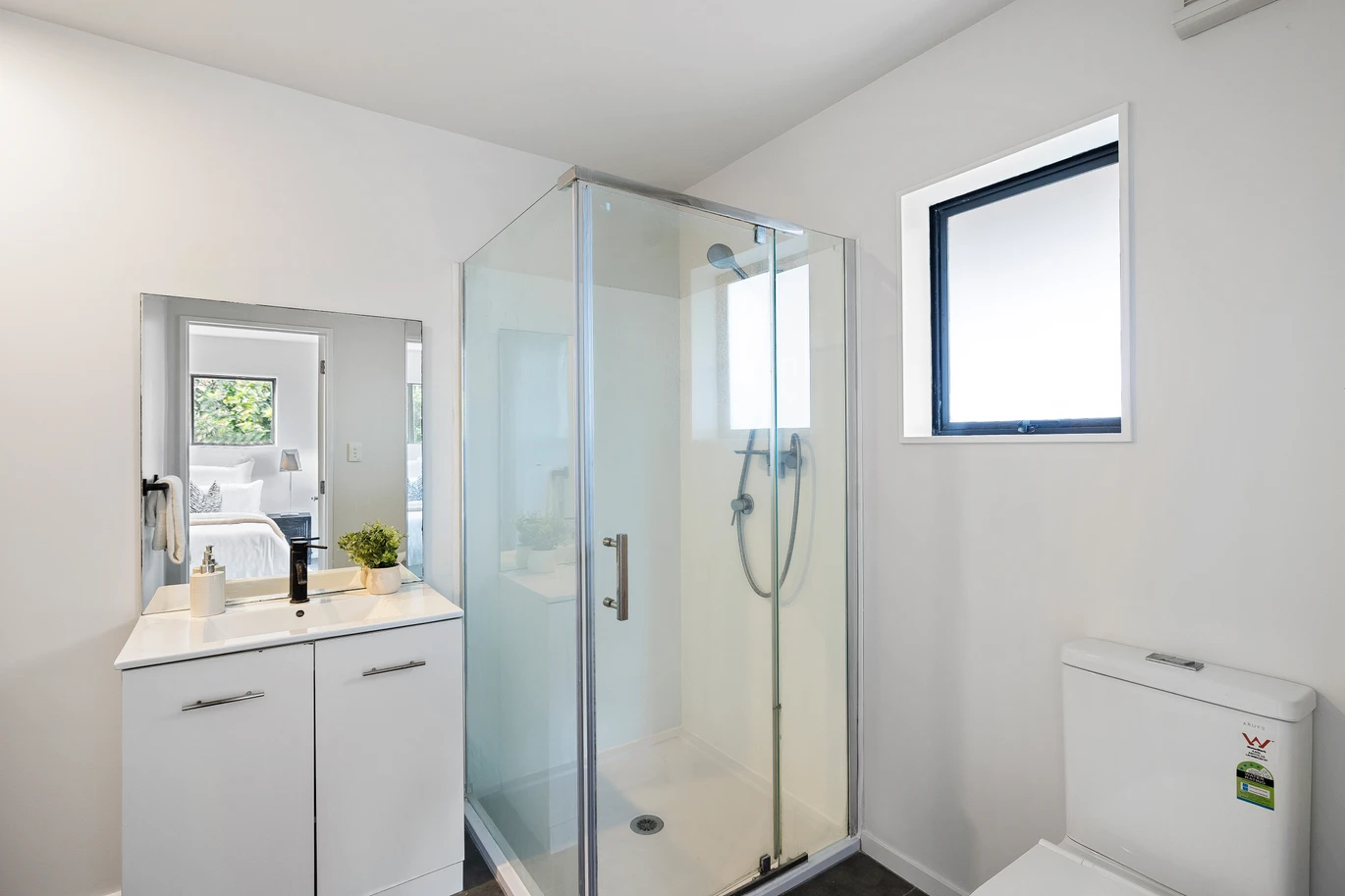 450m2 section, positioned right beside the legendary racecourse, 227m2 5 beds 3.5 baths (3 ensuites with one that doubles as both an ensuite and semi ensuite – see floorplan) with double garage, 58 Nacton Lane Avondale, Auckland