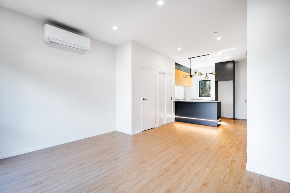 Water Views, Walk to Parks, Brandnew 3 beds 2.5 baths home with car park, 10&20/38 Fairlands Avenue, Waterview, Auckland