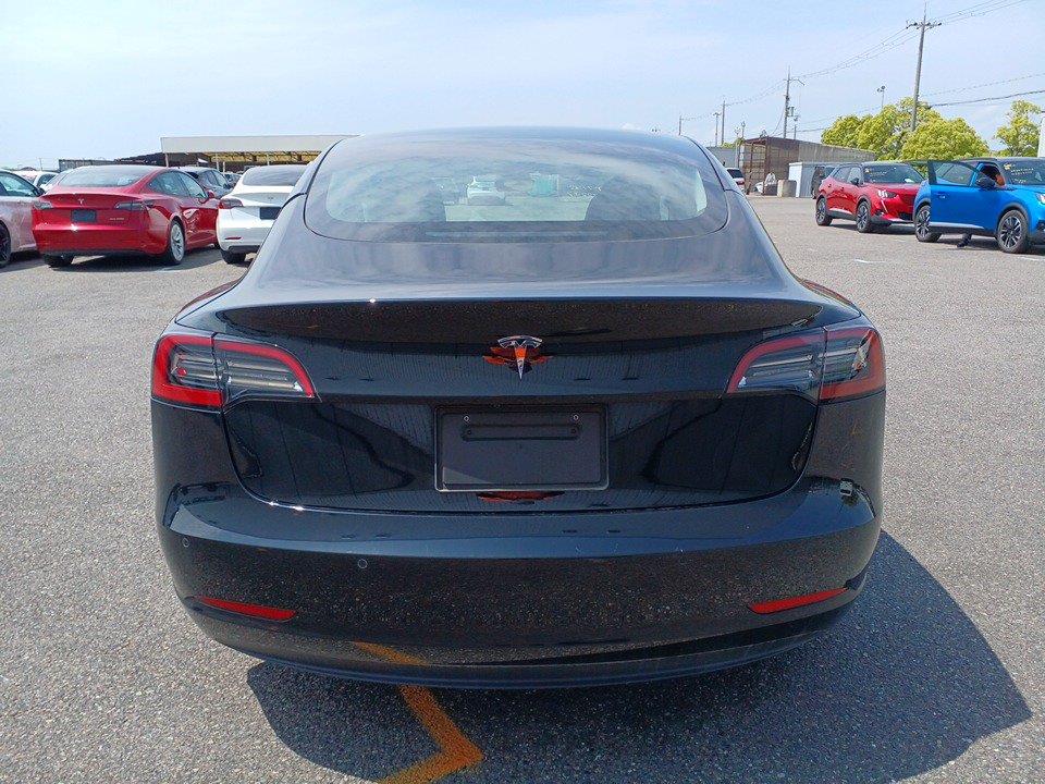 2022 Tesla Model 3 Standard Range Plus Sedan Automatic, 5 seats, Black, Electric, 23,600 km