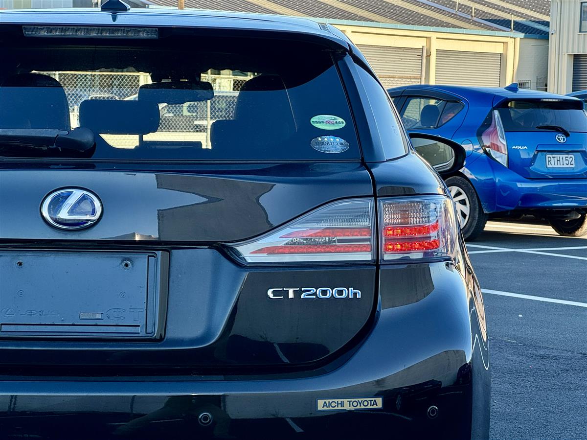 2013 Lexus CT 200h Hybrid Ver L Full Leather Seats Hatchback Automatic,5 seats, Black, 1,800 cc, 149,100 km