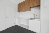 2 kitchens, 6 beds (4 ensuites) 5.5 baths house with double garage and 2 beds granny, 39 Park Green Avenue, Karaka, Auckland