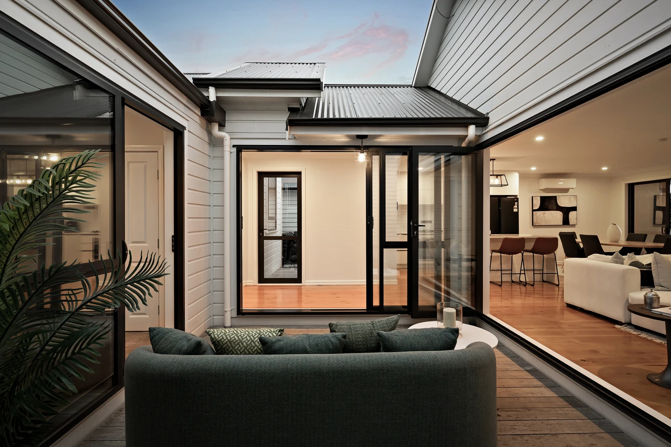 Double Grammar school zone (AGS/MAGS), 4 beds (1 ensuite) 2.5 baths house, character, comfort and convenience. 3 Leamington Road Mount Eden, Auckland