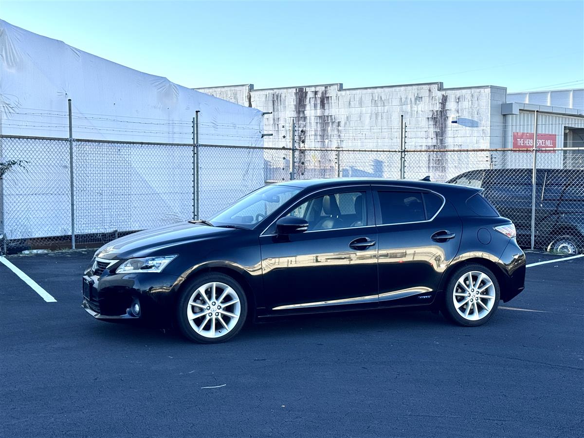 2013 Lexus CT 200h Hybrid Ver L Full Leather Seats Hatchback Automatic,5 seats, Black, 1,800 cc, 149,100 km